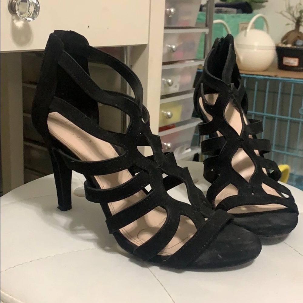 Black suede small heels